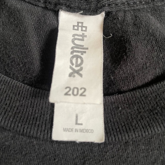 MÖTLEY CRÜE DR. FEEL GOOD SHIRT
SIZE LARGE - Picture 3 of 5